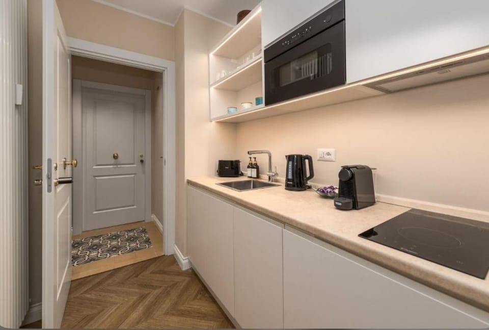 Divine Elegant Historic Center Mimì & Cocò Home Apartment in Rome