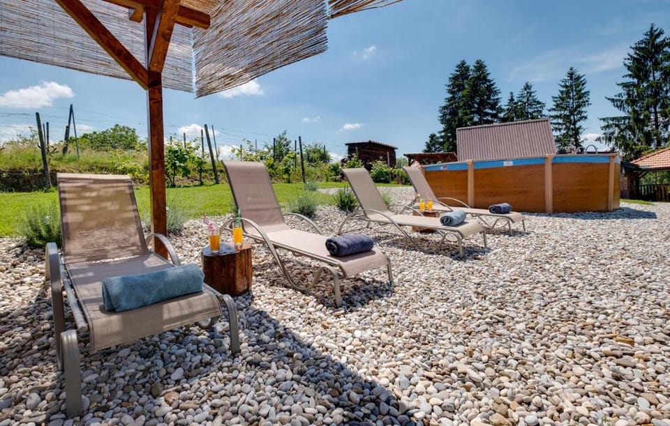 Kuća za odmor s bazenom i panoramskim pogledom - Terrace by David Chalet in Croatia