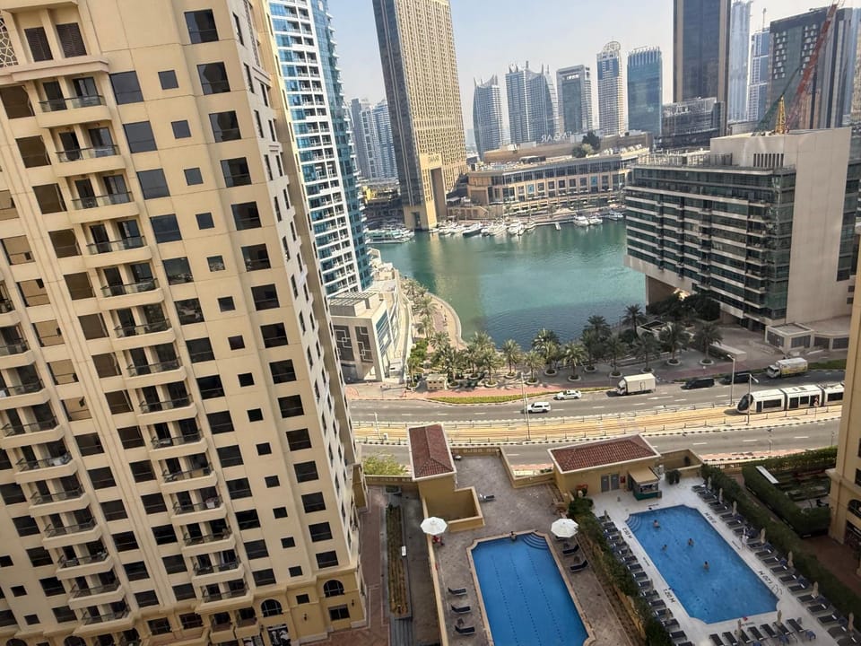 Jumeirah Luxury Sharing Apartment in Dubai