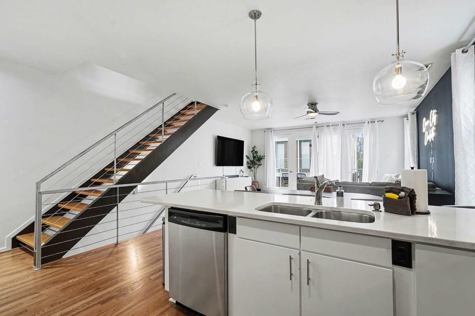 New! Minutes to Uptown CLT w King Suites House in Charlotte