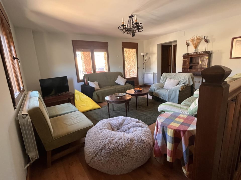 Game Room, Living room