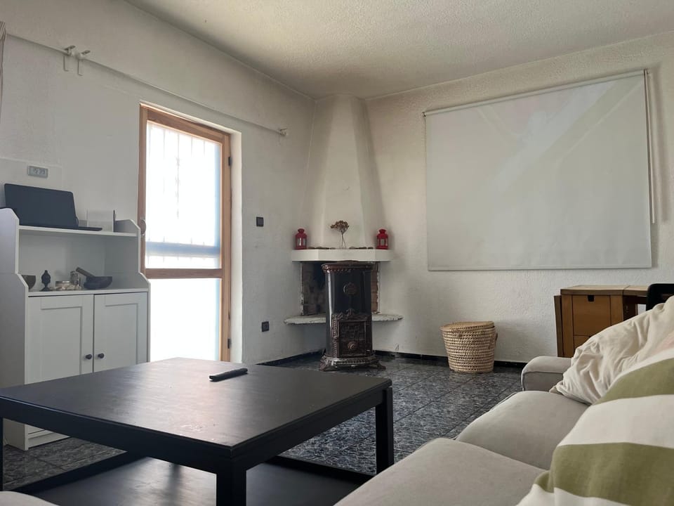 Communal lounge/ TV room