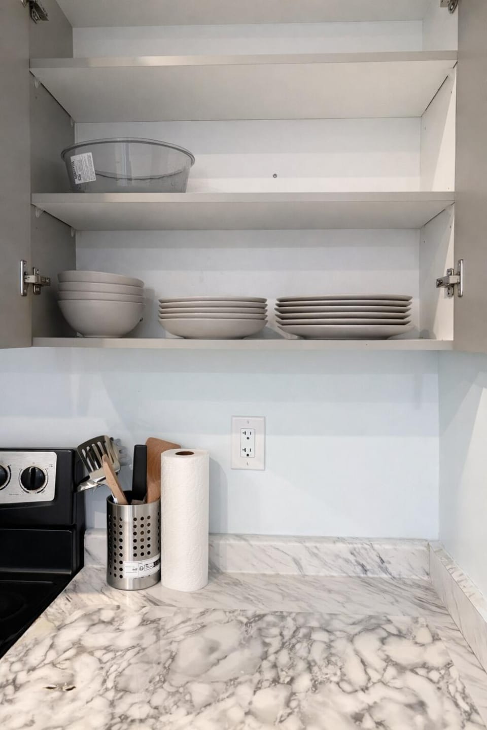 Modern 2BR Basement Suite Private Entrance Apartment in Halton Hills