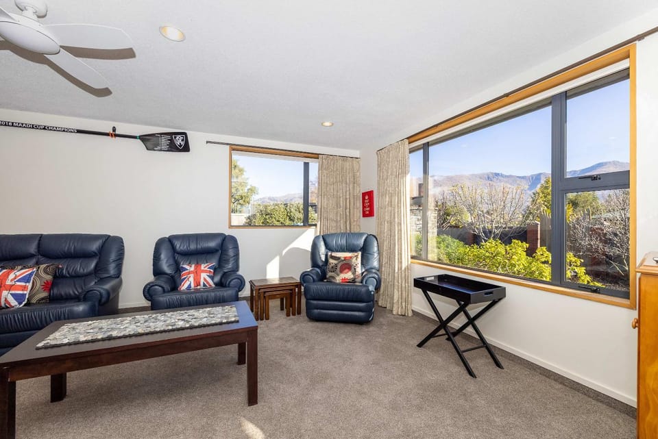 Retreat on Ragan House in Wanaka