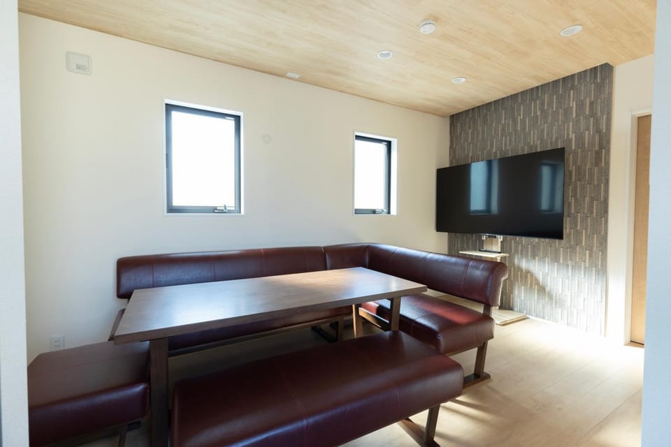 Communal lounge/ TV room, TV and multimedia, Living room