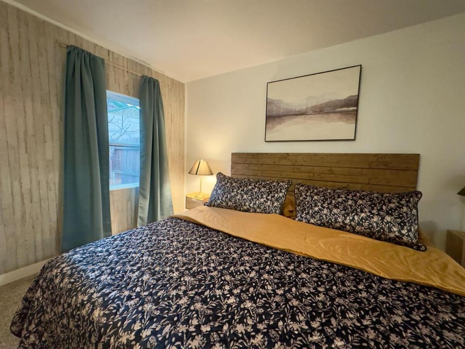 5-Star Stay-Huge 4BR Near Bishop Arts-Sleeps 12- Family Friendly House in Dallas