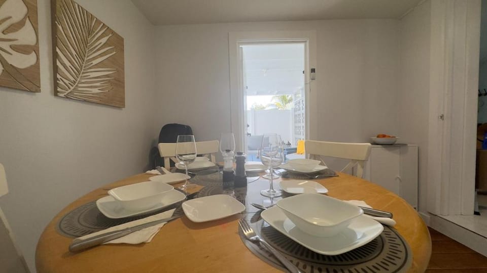 Relaxing Family Getaway w Heated Pool & Spa House in Pompano Beach