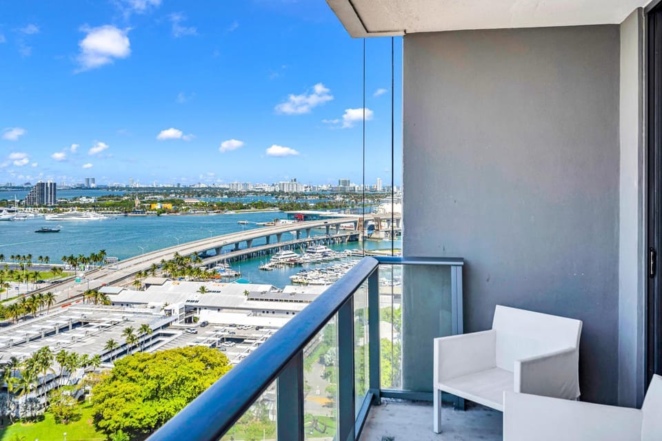 Property building, Day, Living room, City view, Sea view