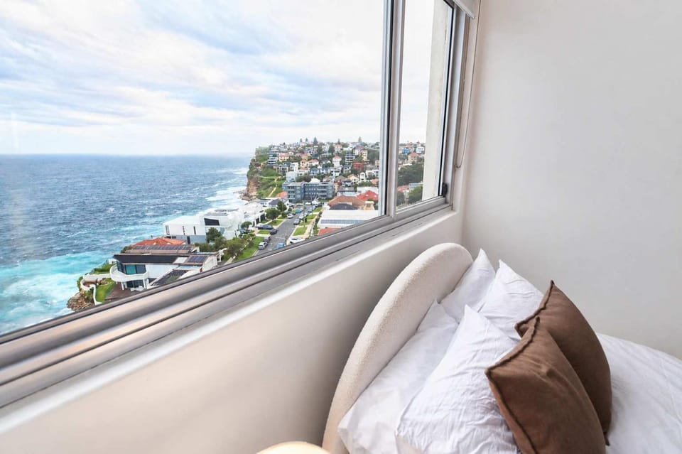 Bed, Natural landscape, View (from property/room), Bedroom, Sea view