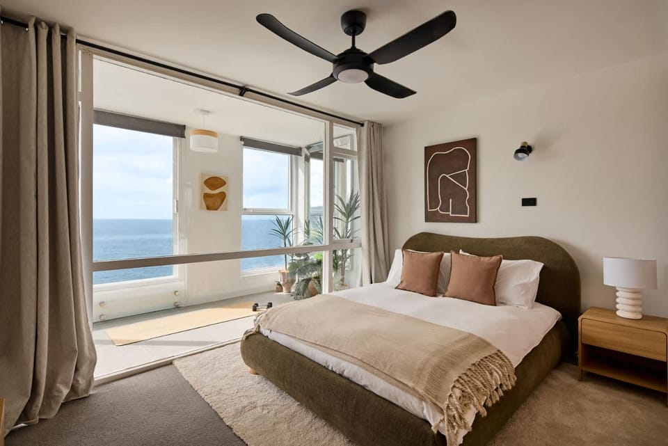 Bed, Natural landscape, Photo of the whole room, Bedroom, Sea view