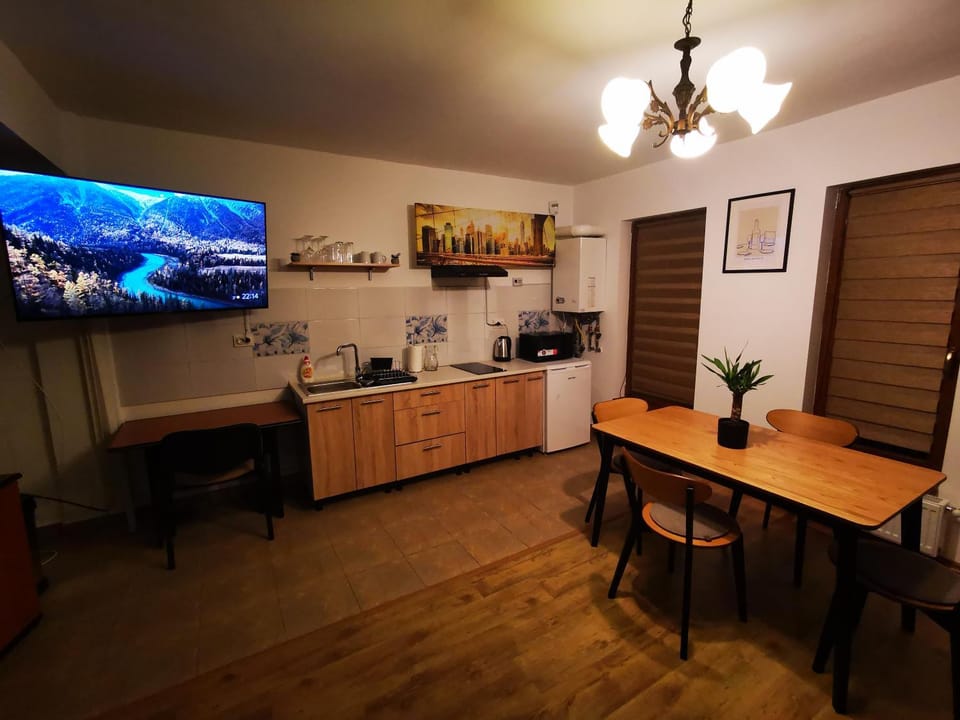 TV and multimedia, Kitchen or kitchenette, Dining area