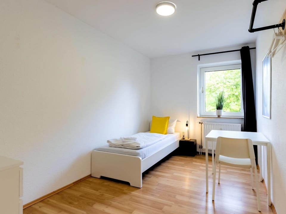 BudgetRoom 3 Schlafzimmer Workers Home Apartment in Gladbeck