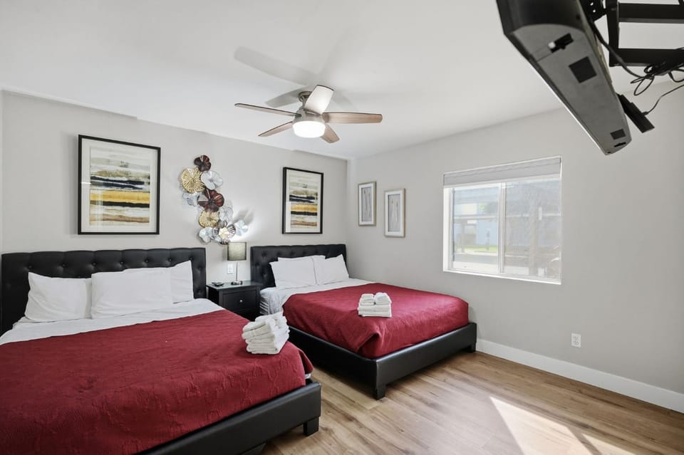 Scottsdale - heated pool, hot tub, free coffee free Wi-Fi House in Scottsdale
