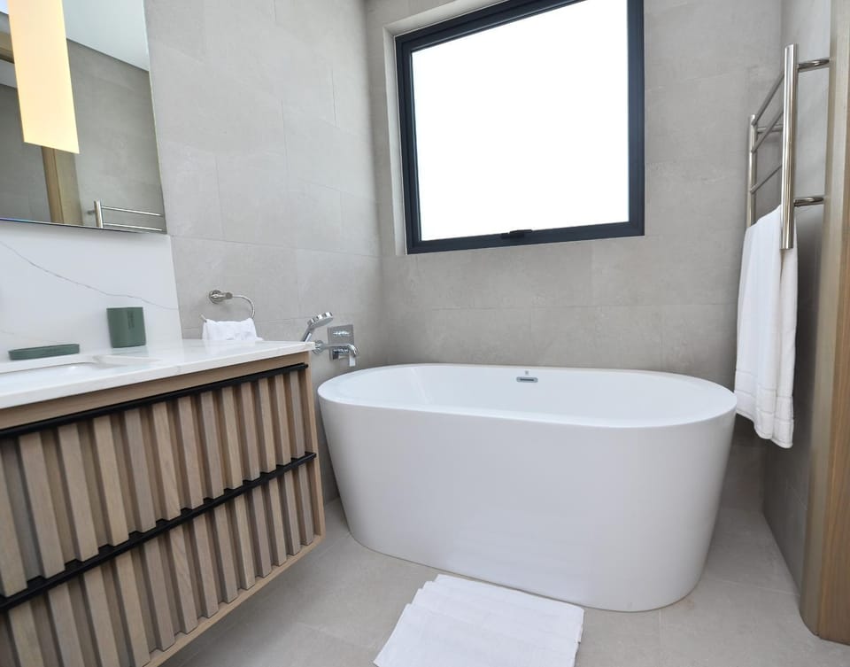 Bathroom, Bath