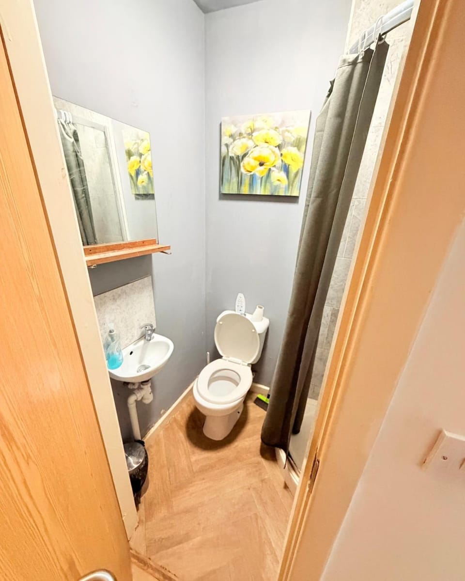 Breezy Little Double Bed Apartment - Bradford Apartment in Bradford