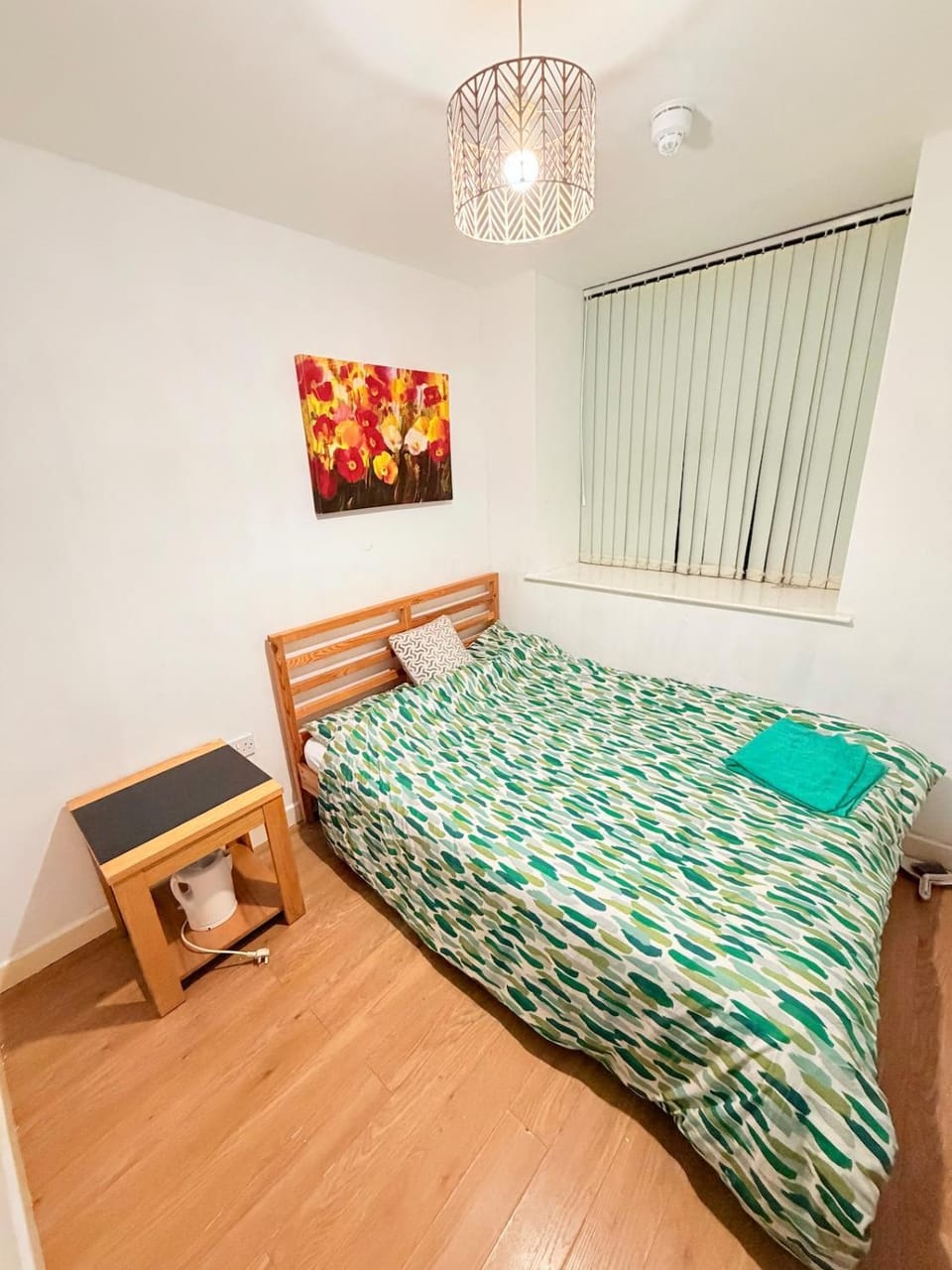 Breezy Little Double Bed Apartment - Bradford Apartment in Bradford