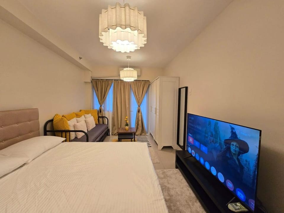 Cozy Modern Studio Near MOA Brand New Furnishings Apartment in Pasay