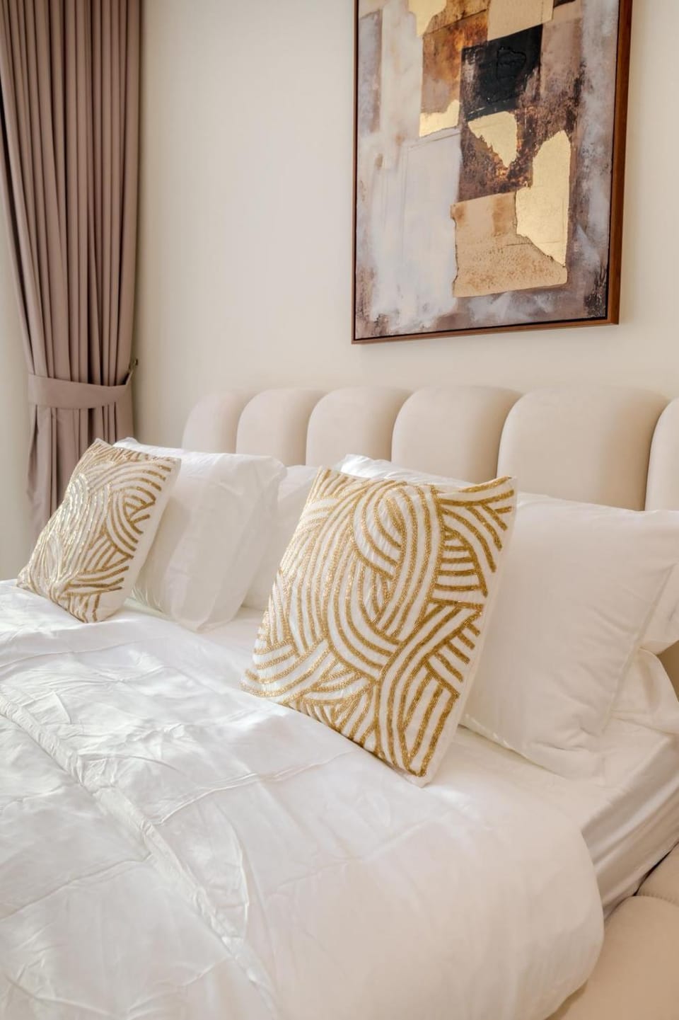 JVC Studio I Sleeps 3 Pool I Pet-Friendly Apartment in Dubai