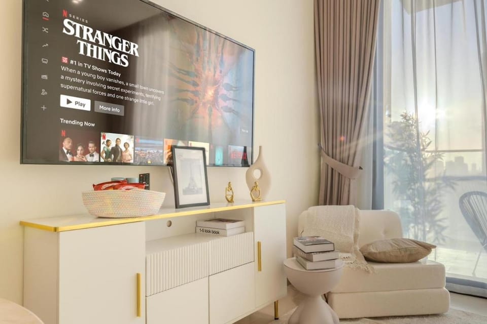JVC Studio I Sleeps 3 Pool I Pet-Friendly Apartment in Dubai