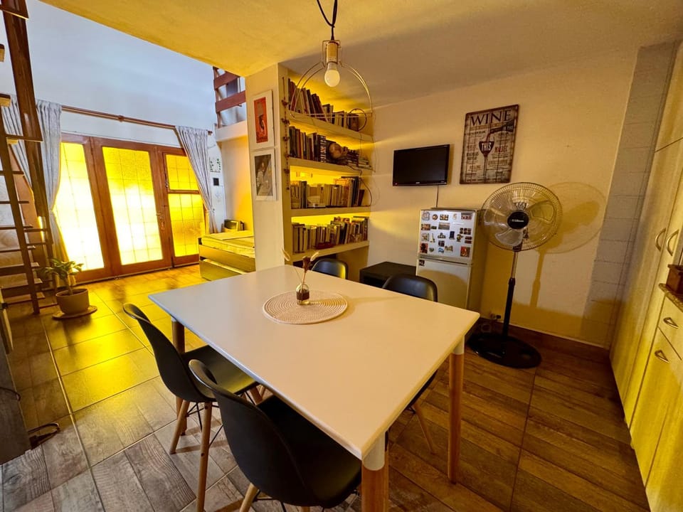 TV and multimedia, Kitchen or kitchenette, Seating area, Dining area