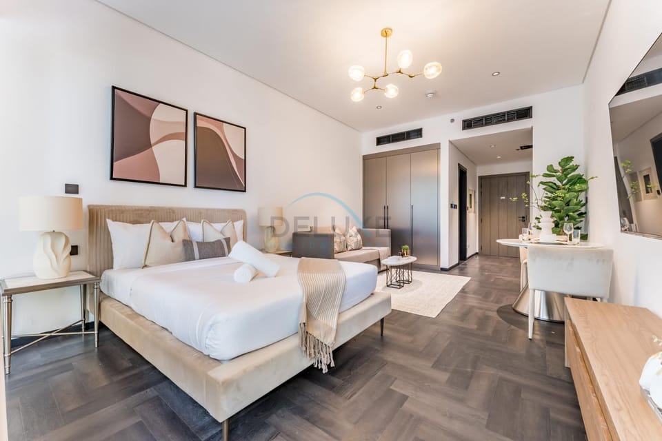 Bed, TV and multimedia