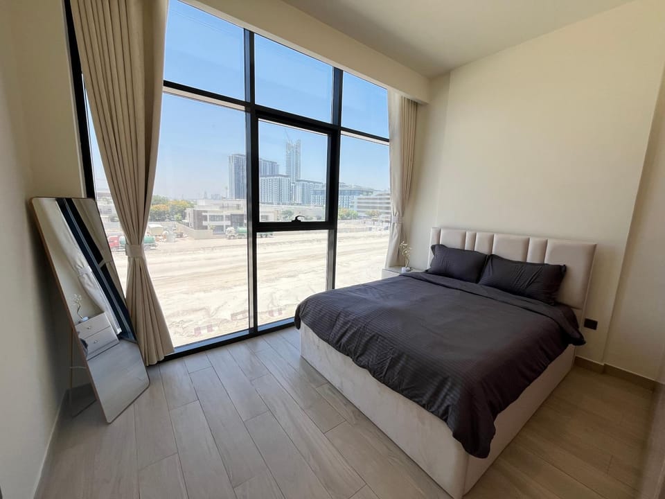 Chic French-Riviera Vibe - Burj View 1BR Apartment in Dubai