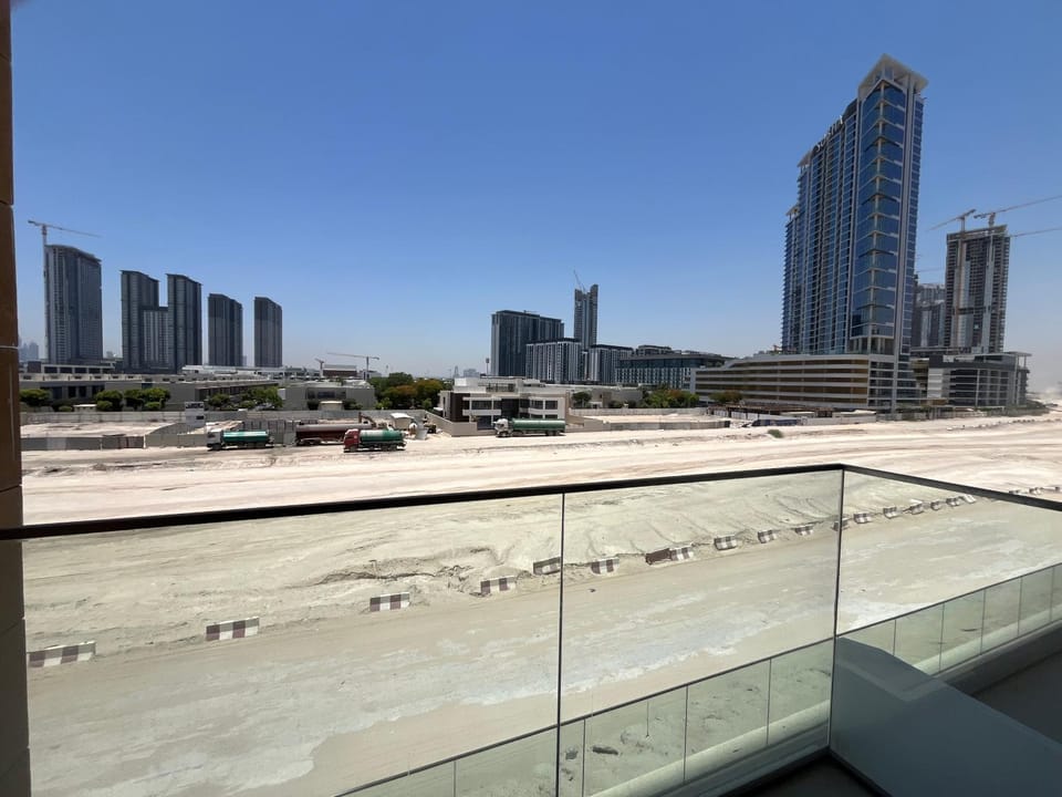 Chic French-Riviera Vibe - Burj View 1BR Apartment in Dubai