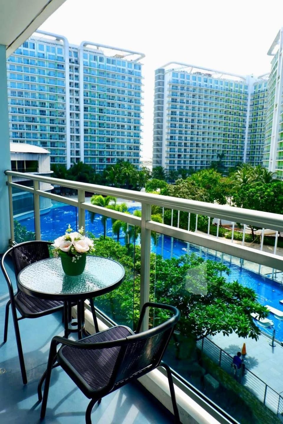 Deluxe penthouse unit at azure - near airport Apartment in Paranaque