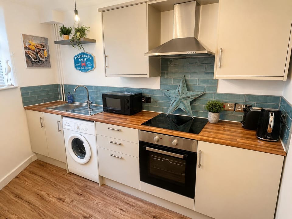 Comfortable 2-Bedroom Coastal Getaway, Sleeps 5 House in Great Yarmouth