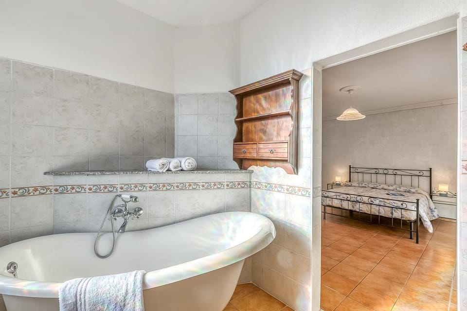 Bathroom, Bath