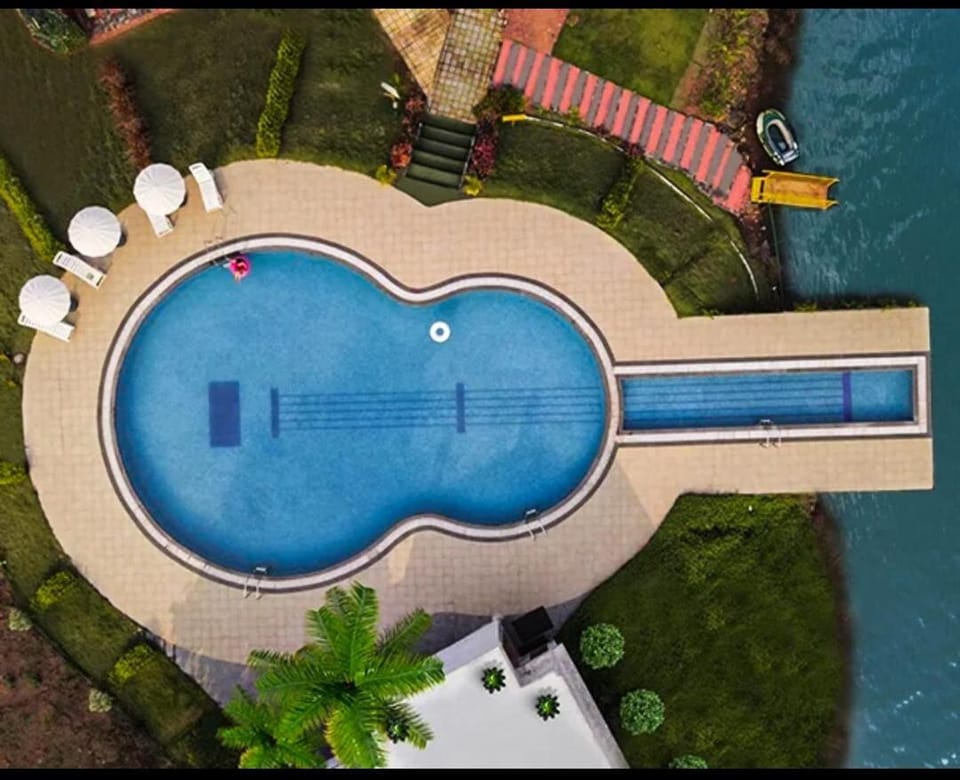 Rhythm-84 cozy 2bhk near Imagica with plunge pool Villa in Maharashtra