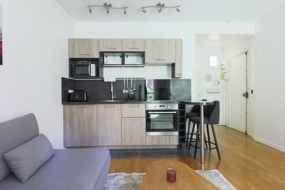 Kitchen or kitchenette, Living room