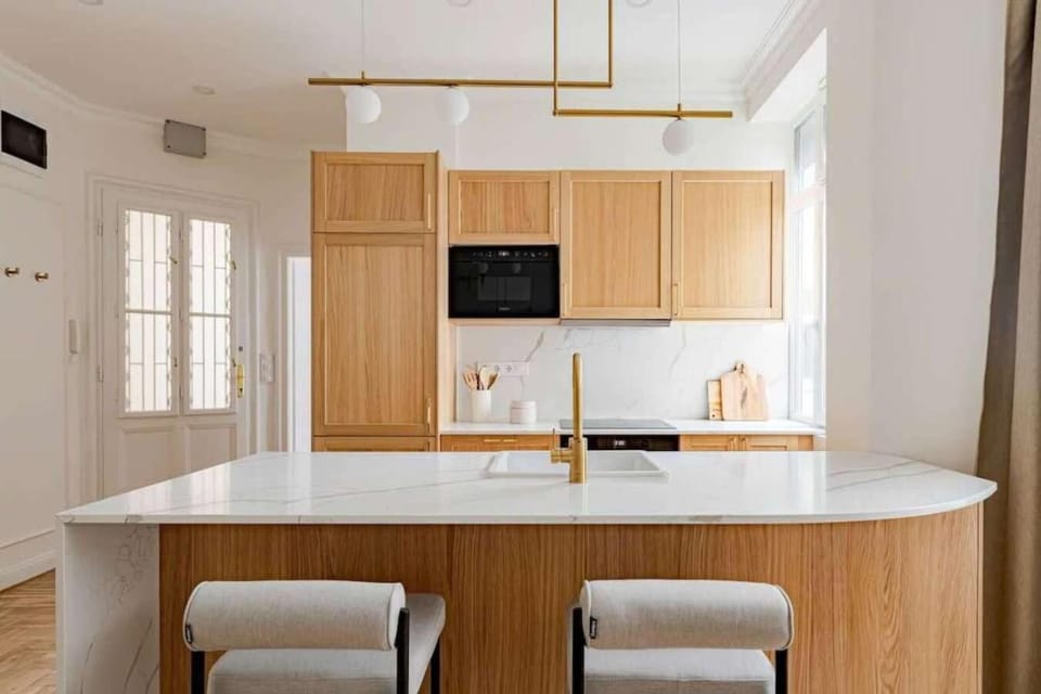 Kitchen or kitchenette, Dining area, stove