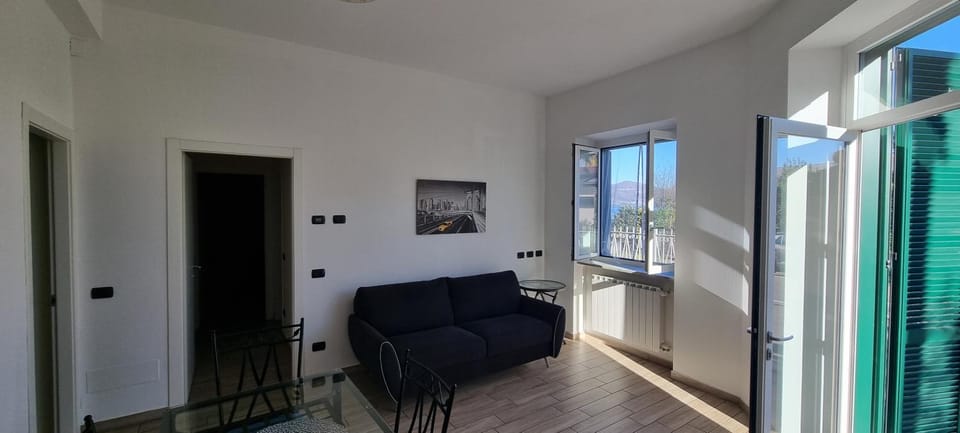 Arona Lake APT GARDEN Apartment in Piedmont