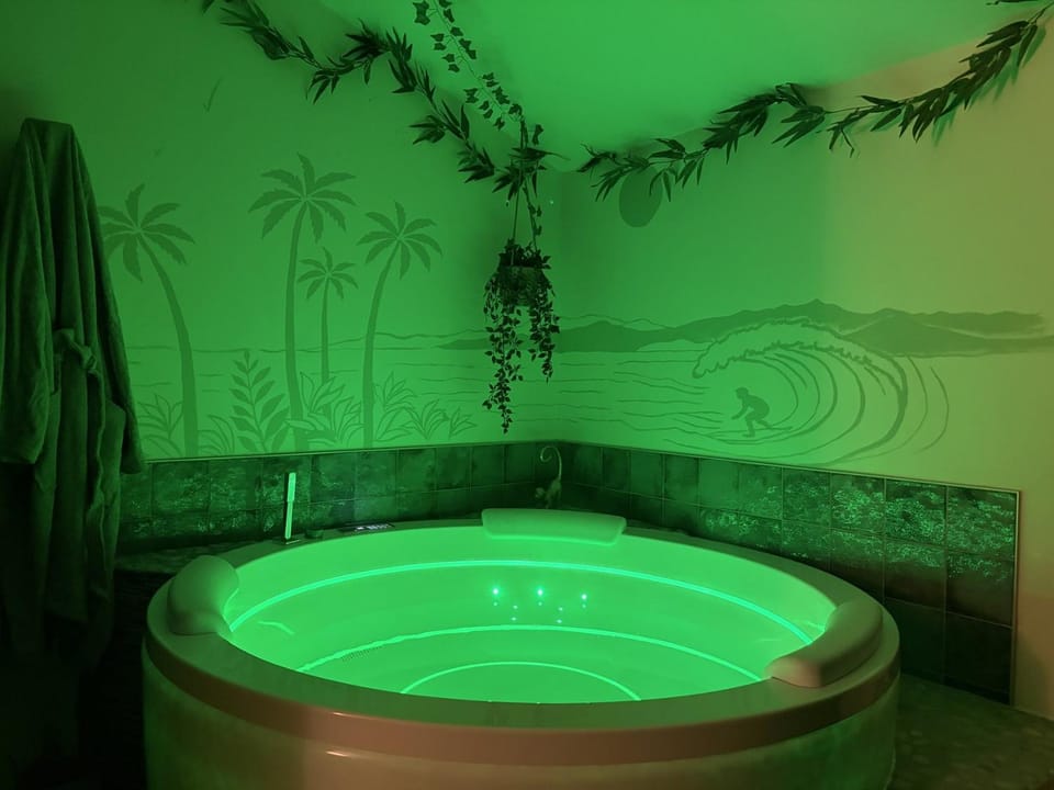 Le Rêve Balinais - Jacuzzi - Love Room Apartment in La Tranche-sur-Mer