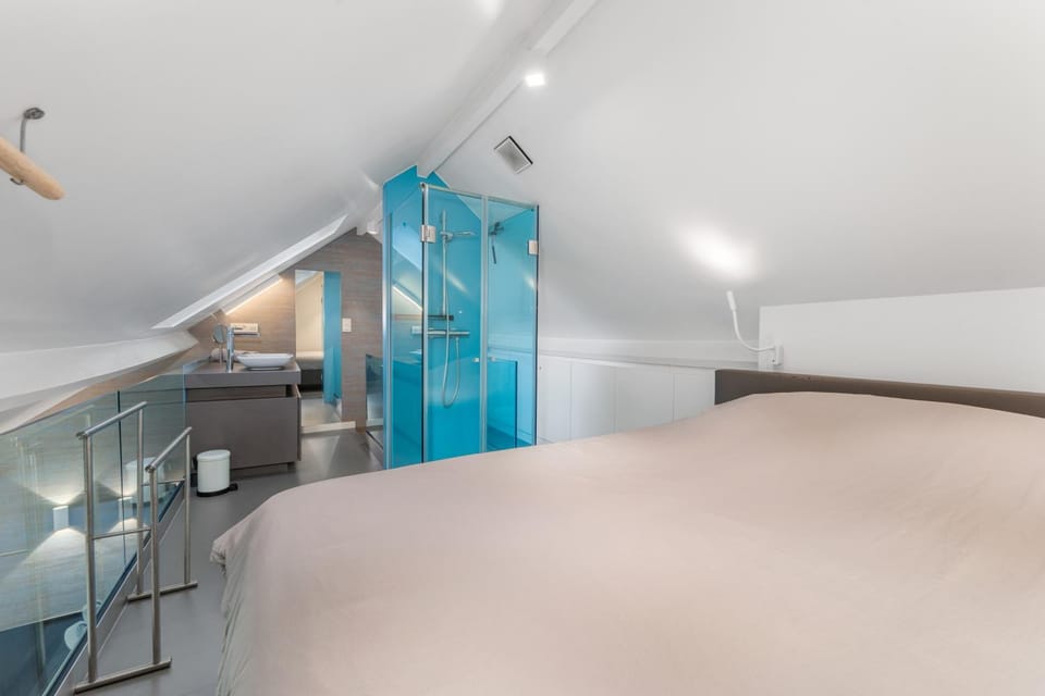 Shower, Bed, Bedroom