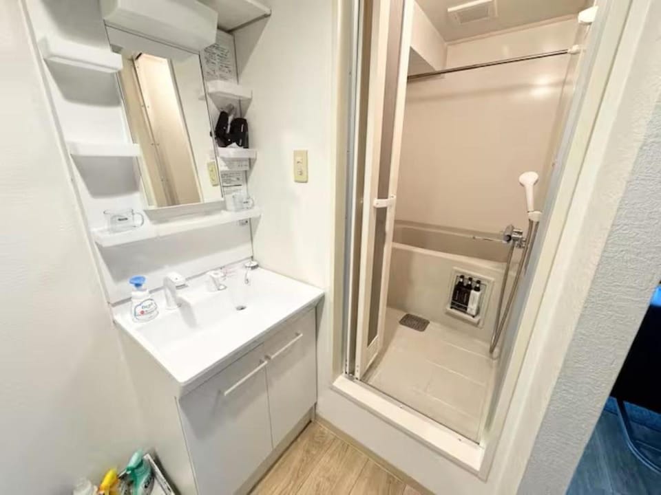 Bathroom, Bath