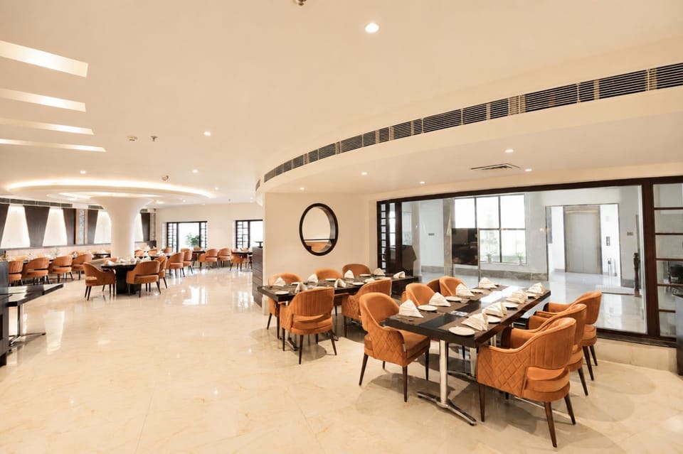 Restaurant/places to eat, Restaurant/places to eat