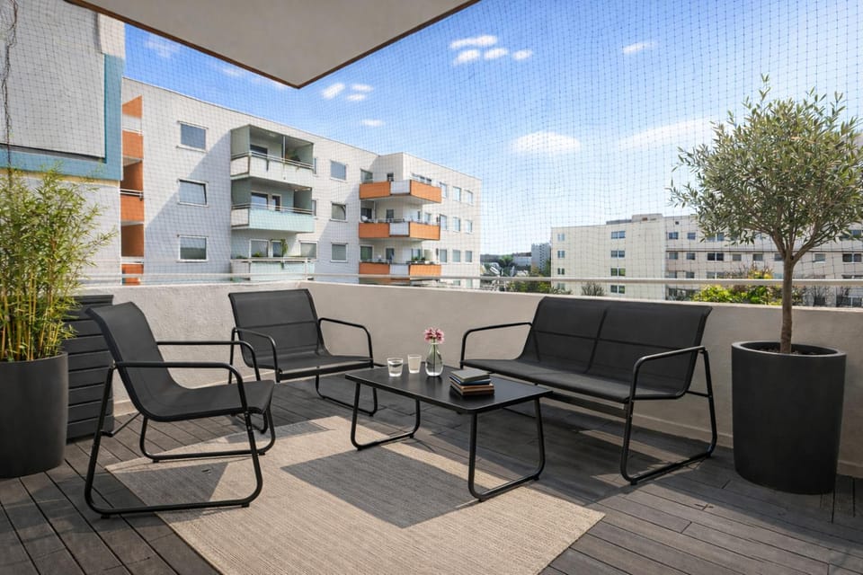 Property building, View (from property/room), Balcony/Terrace, Seating area