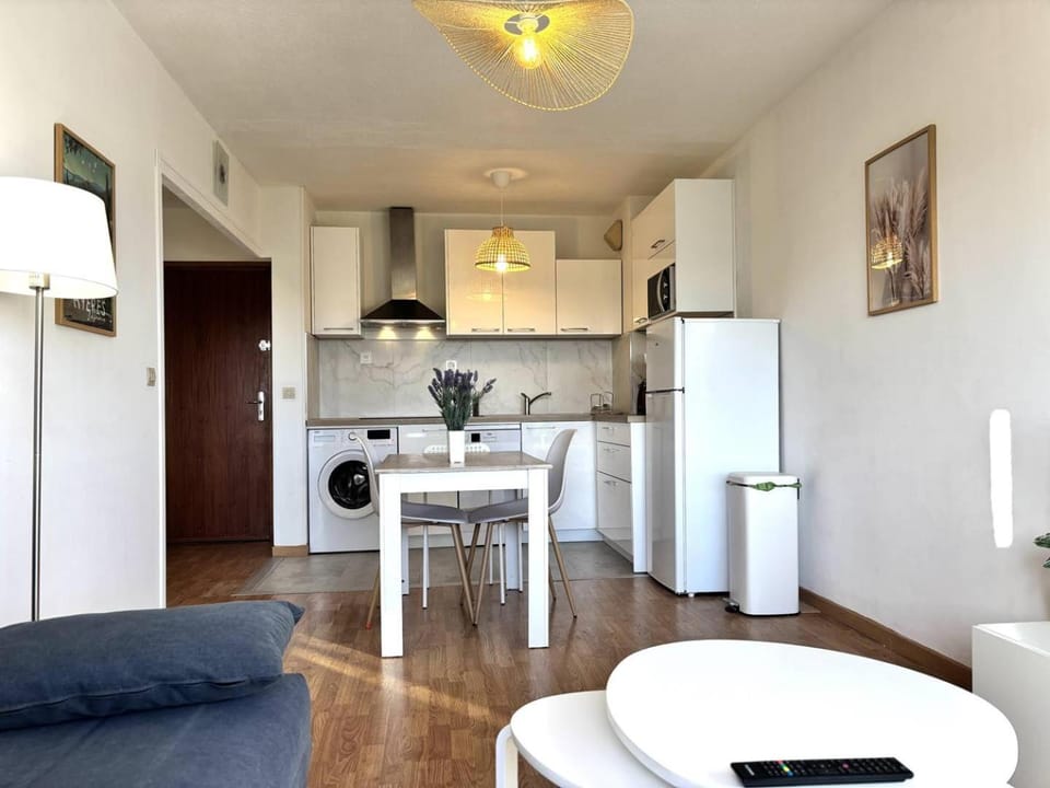 HYE300-1168 Appartement 2 pièces jusqu'a 3 personnes - HYERES Apartment in Hyères