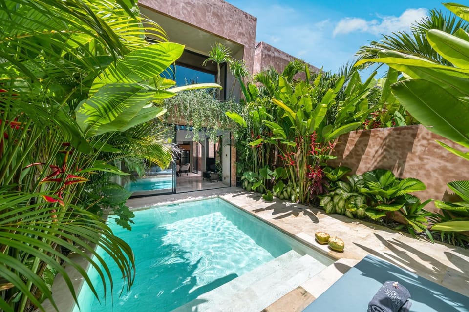 Arvātya - Tropical Private Villa Close to Bingin Beach Villa in Bali