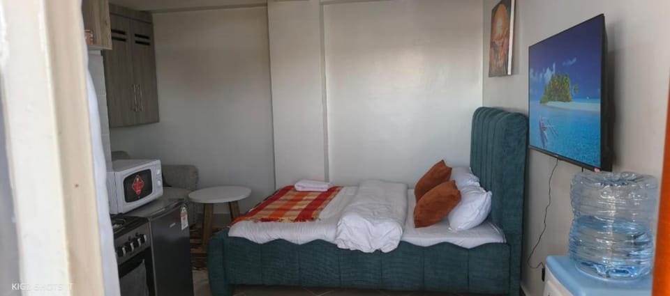 Bed, TV and multimedia, Photo of the whole room, Bedroom, minibar, towels