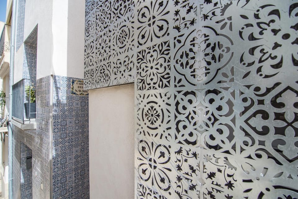 Facade/entrance, Decorative detail