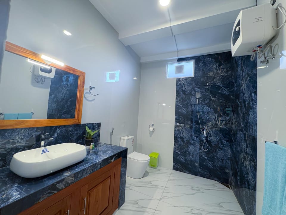 Happy Fish Holiday apartment-Private Rooms Bed and Breakfast in Western Province