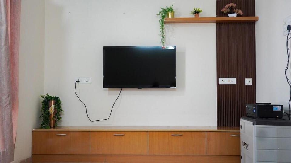 Communal lounge/ TV room, TV and multimedia, Evening entertainment