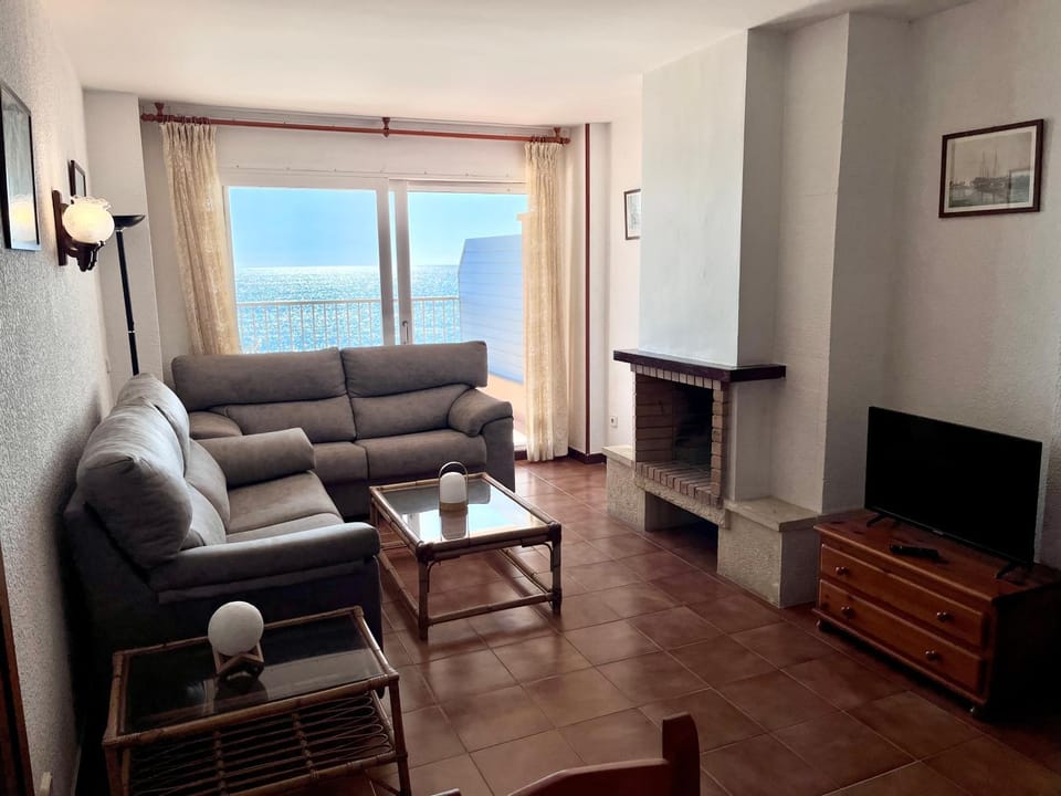 TV and multimedia, Balcony/Terrace, Living room, Seating area