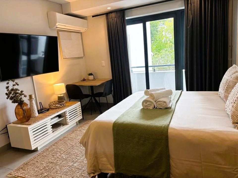 Bed, TV and multimedia, Bedroom, air conditioner