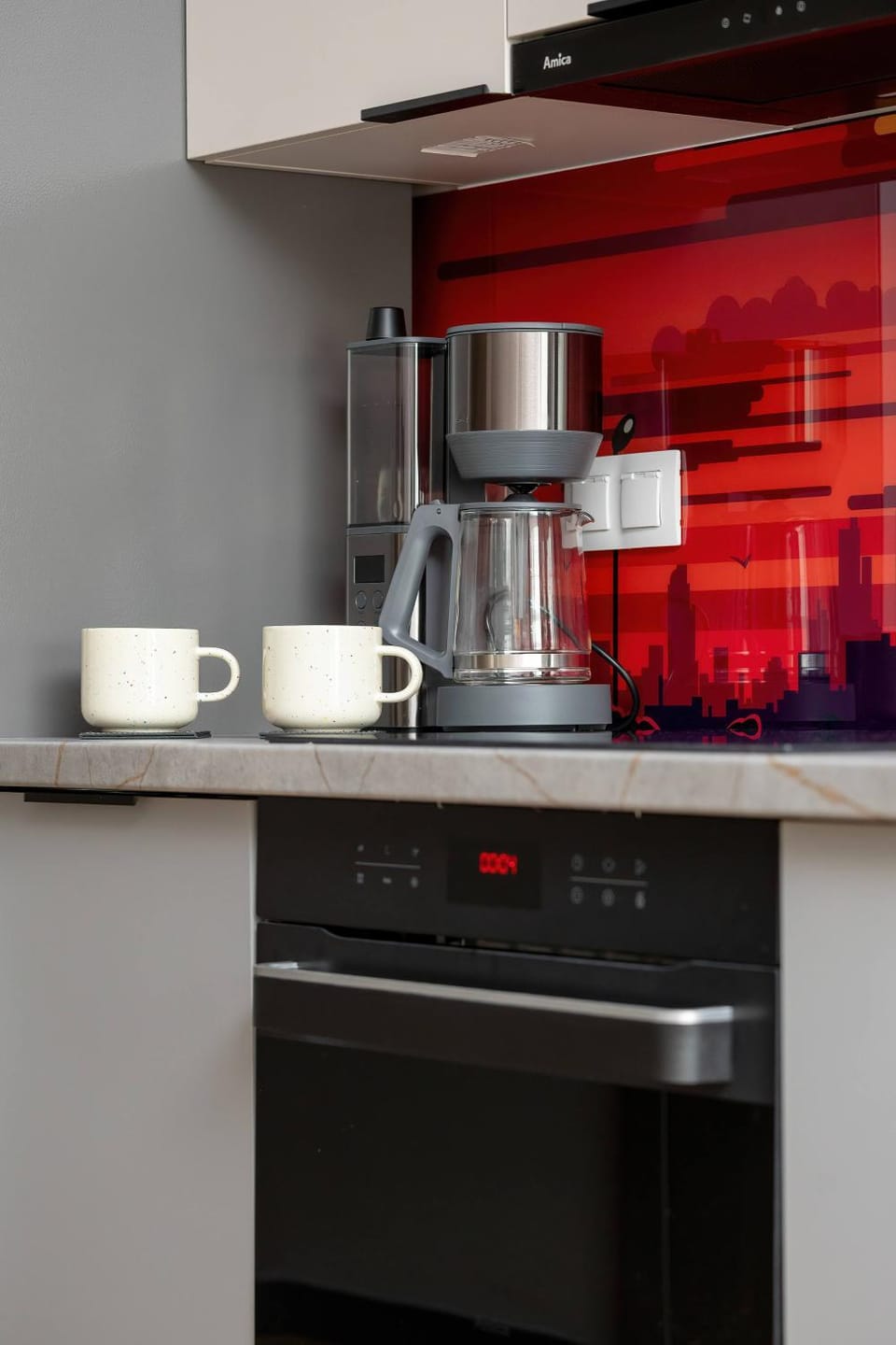 Coffee/tea facilities, Kitchen or kitchenette, stove