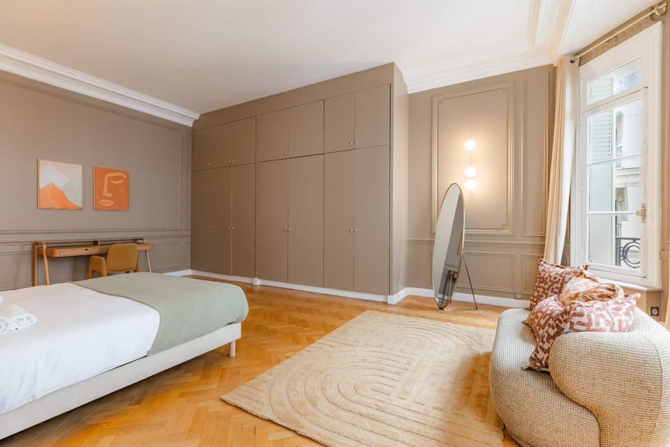 Elegant and Spacious 4-Bedroom Apartment in Paris 16th Apartment in Paris