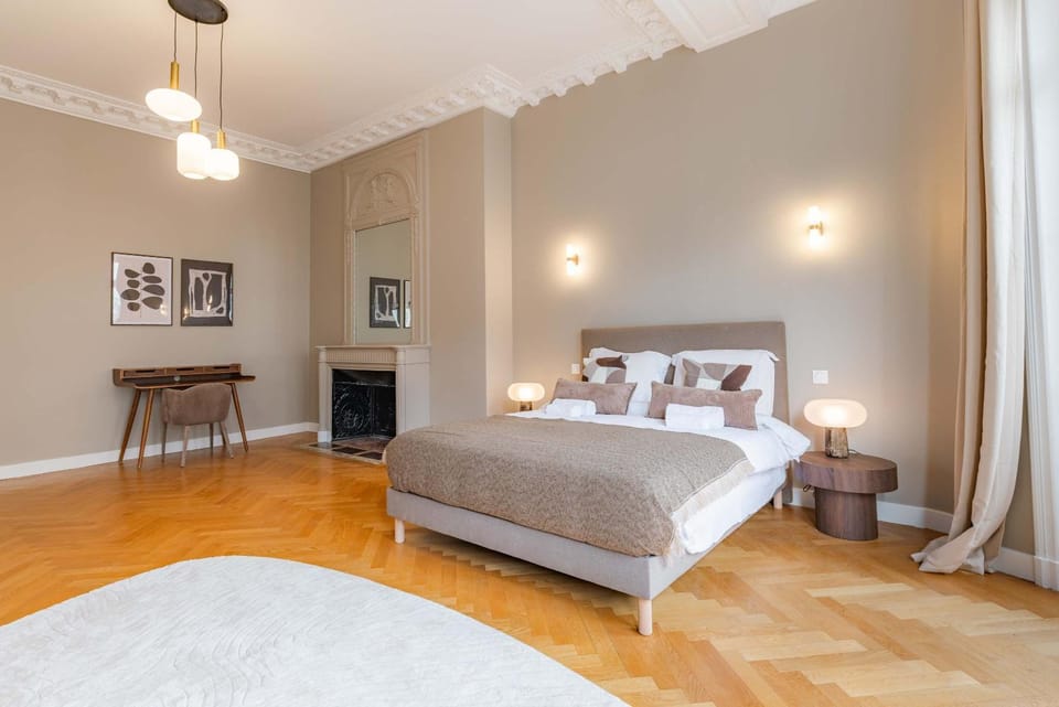 Elegant and Spacious 4-Bedroom Apartment in Paris 16th Apartment in Paris